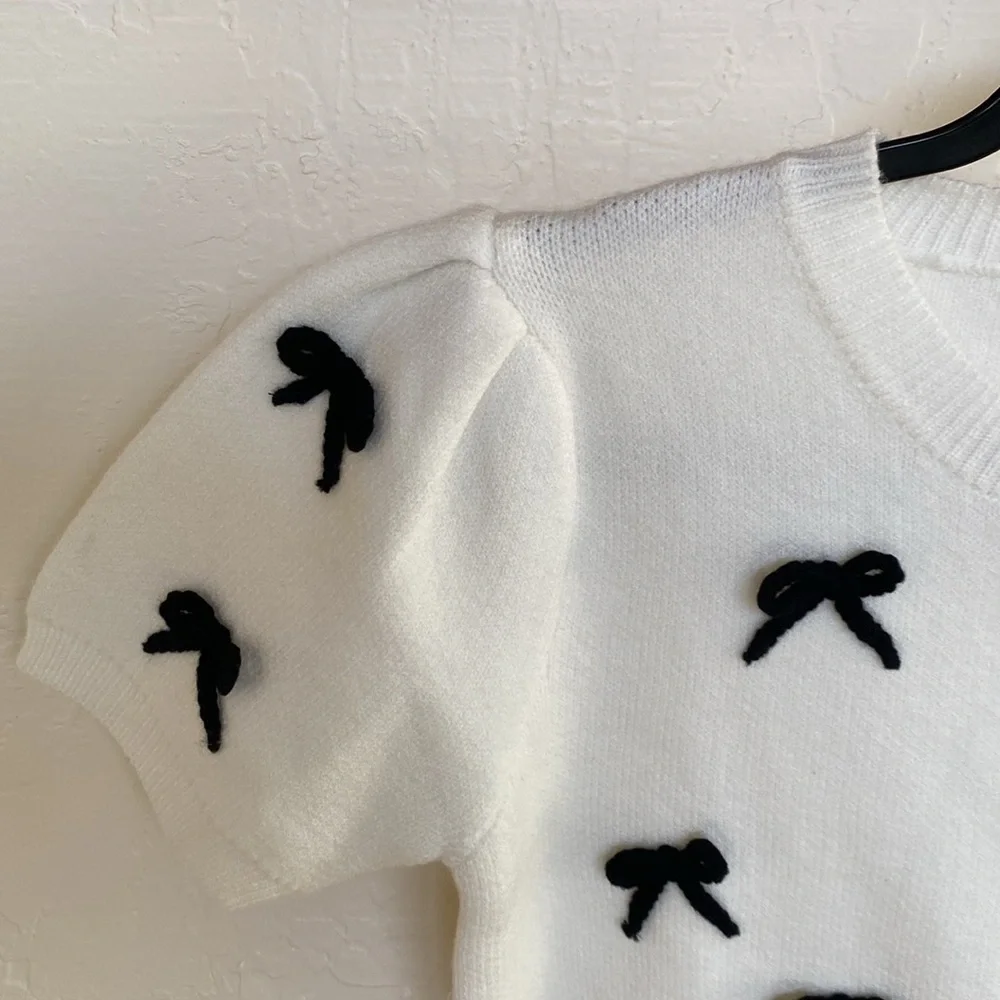 Threaded Leaf Coquette Knit Top 🎀 - Picture 3 of 4